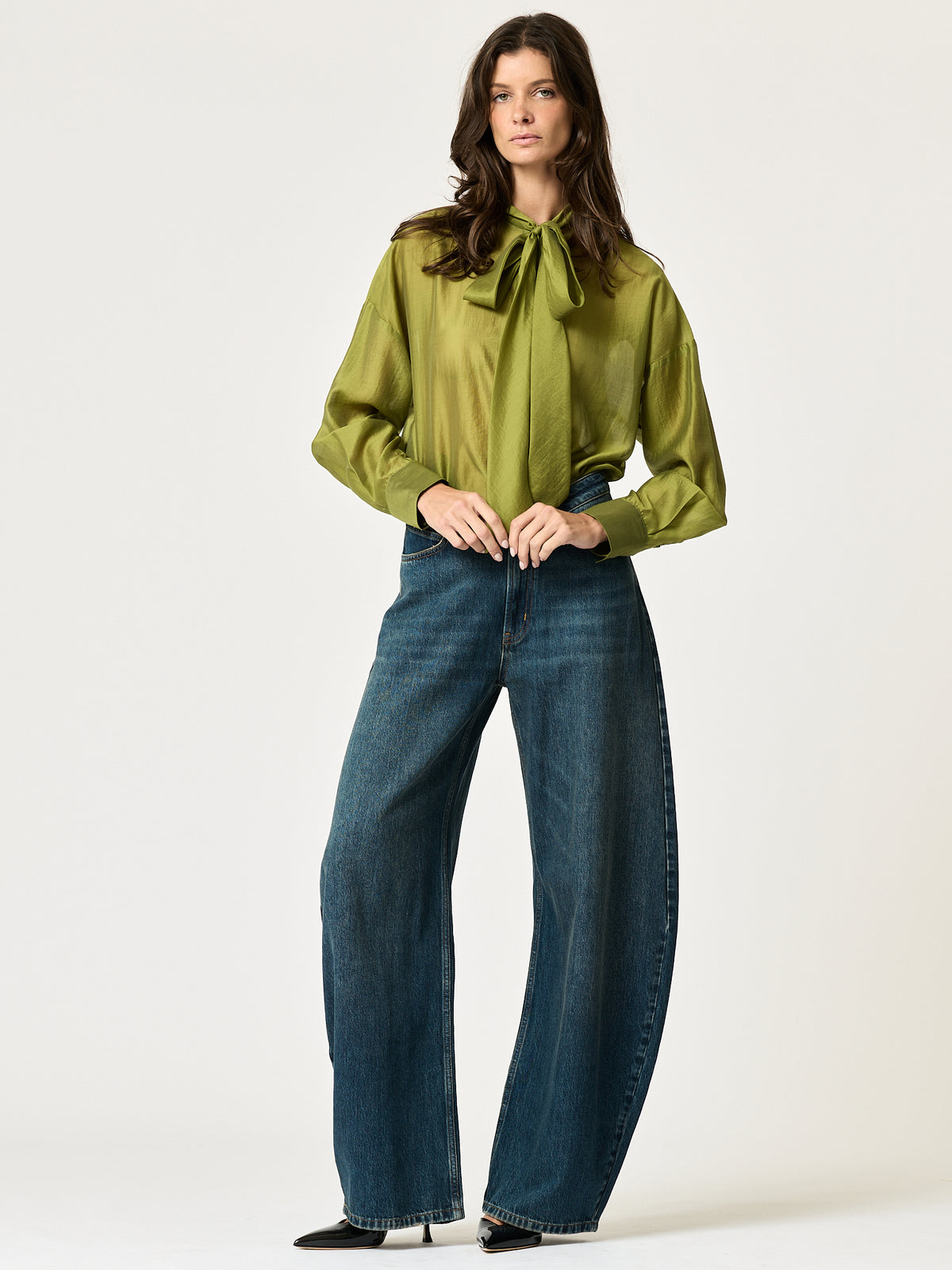 Jessie Barrel Jean — Dark City Wash