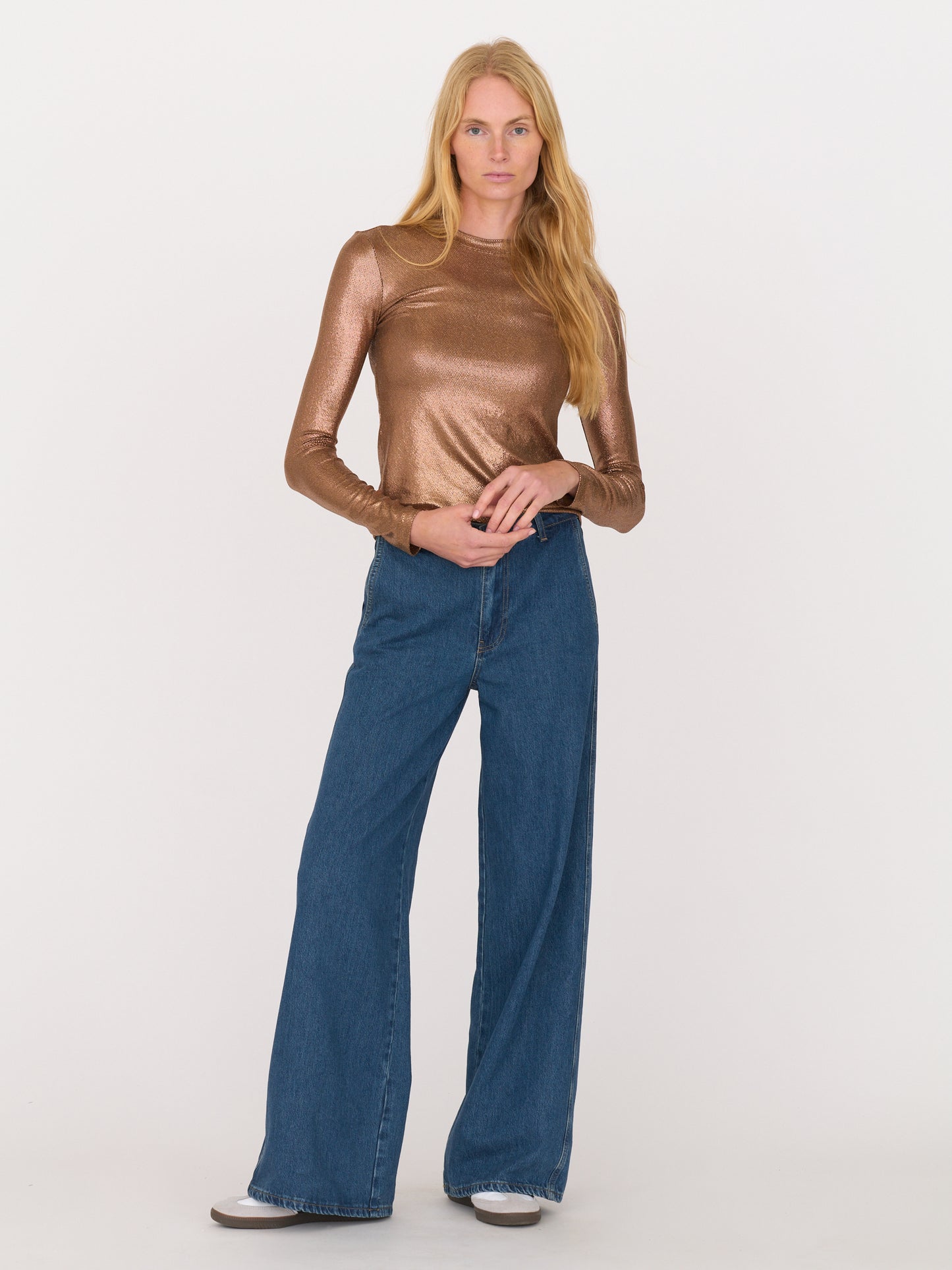 Flora Fitted Crew - Bronze